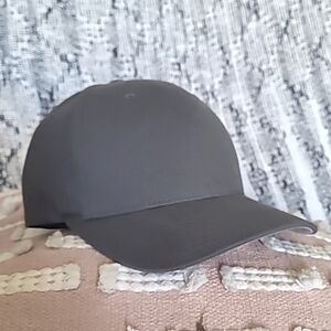 XL fitted hat, charcoal grey.